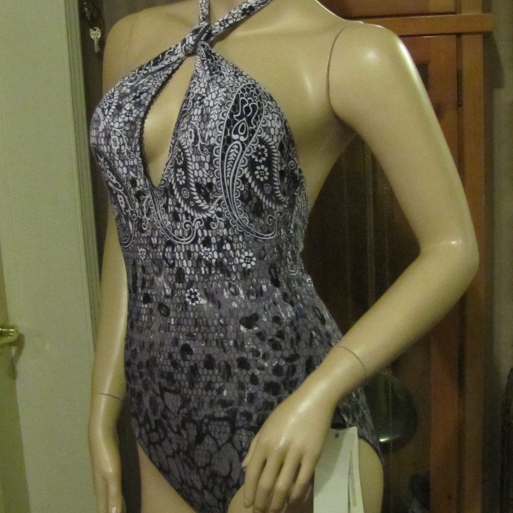 Gideon Oberson Black, Gray & White Swimsuit 8/38